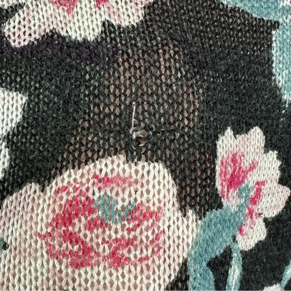 Mumu Mellow Bonfire Sweater in Monet Size Large Black with Pink Flower - Picture 4 of 8
